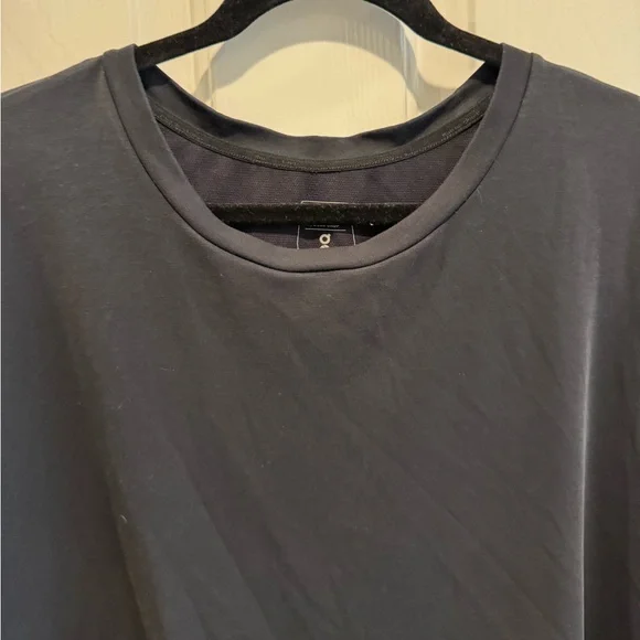 On Running Black Sleeveless Athletic Focus Crop Top Size XL - Picture 3 of 9